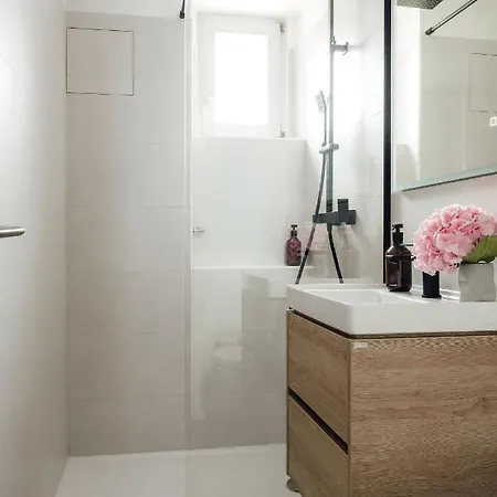 White - Free Parking Apartman *