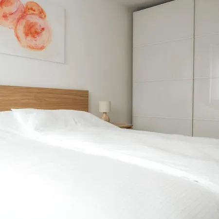 White - Free Parking Apartma *