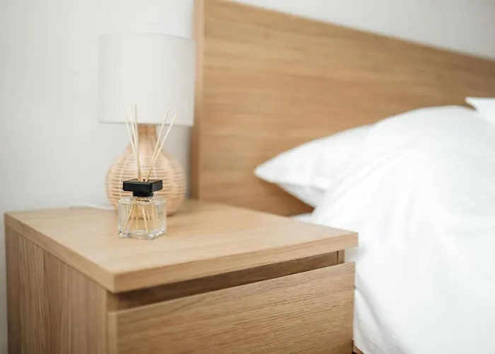 White - Free Parking شقة *